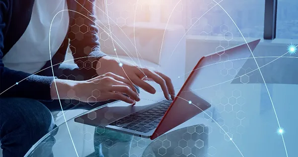 ホームページを用いて情報発信している